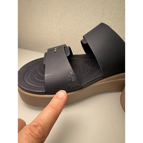 Crocs Brooklyn Buckle Wedge Platform Sandal Deep Navy Tan Women's 9  (scuffs) - Picture 6 of 16